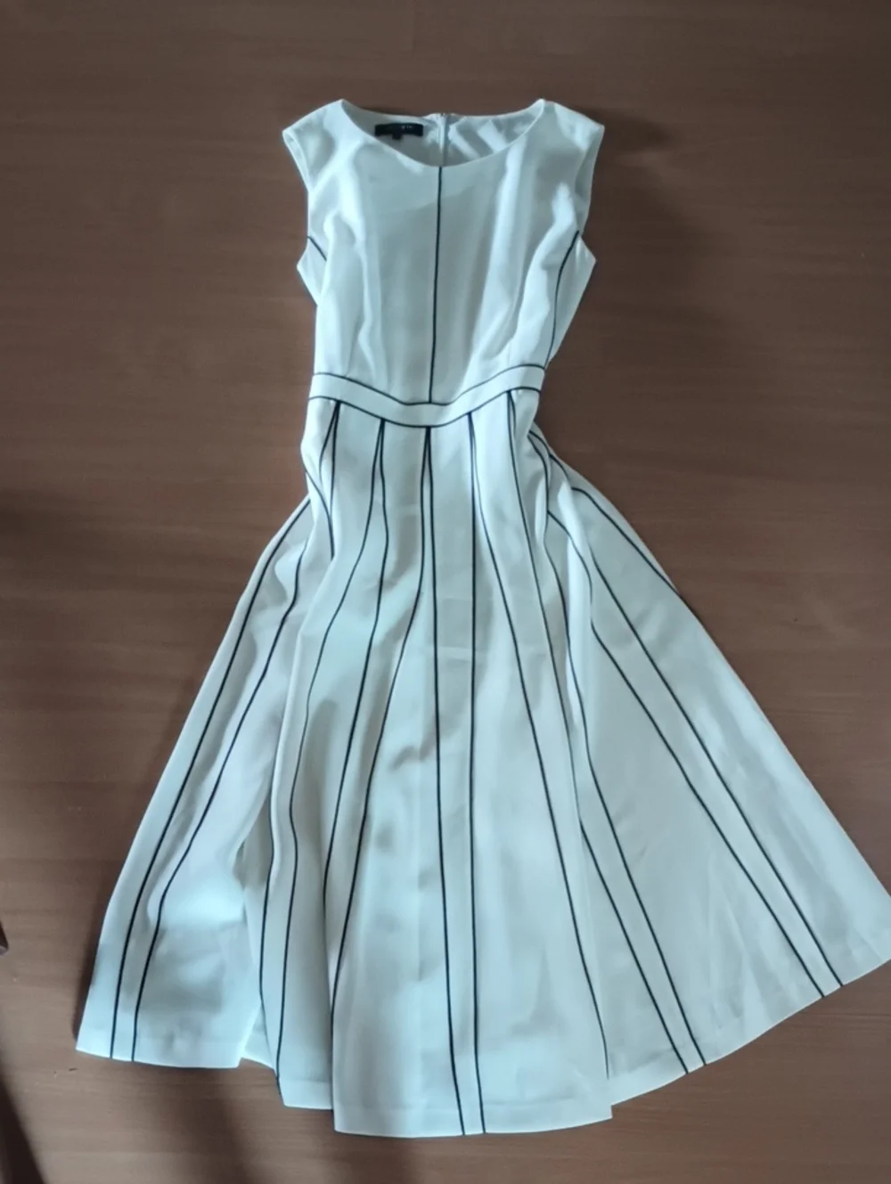 Lafayette 148 New York elegant white